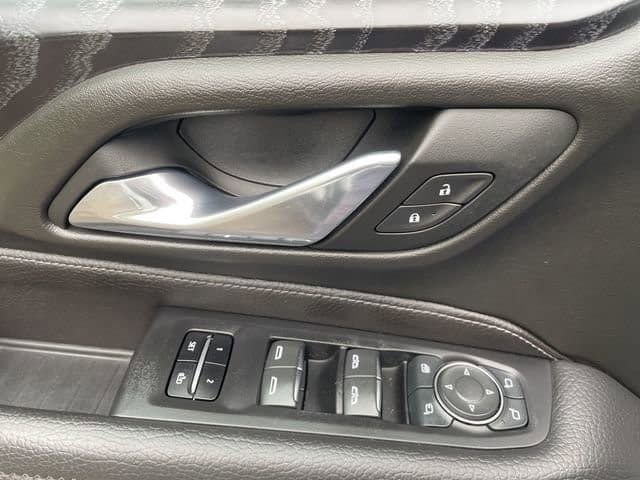 Used 2024 GMC Yukon XL Denali image 23