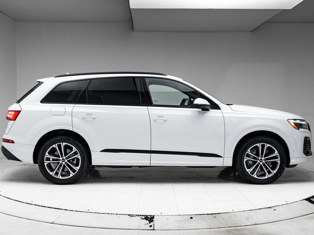 Certified 2025 Audi Q7 2.0T Premium Plus w/ Premium Plus Package AWD/4WD image 32