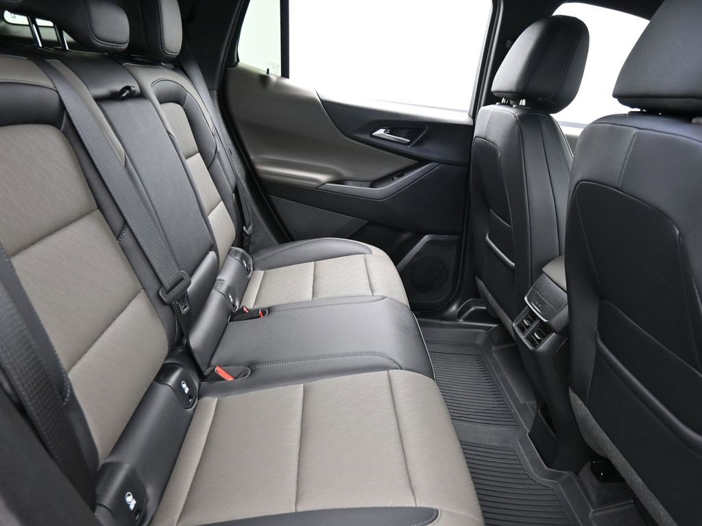 Used 2026 Chevrolet Equinox LT w/ Convenience Package II image 17