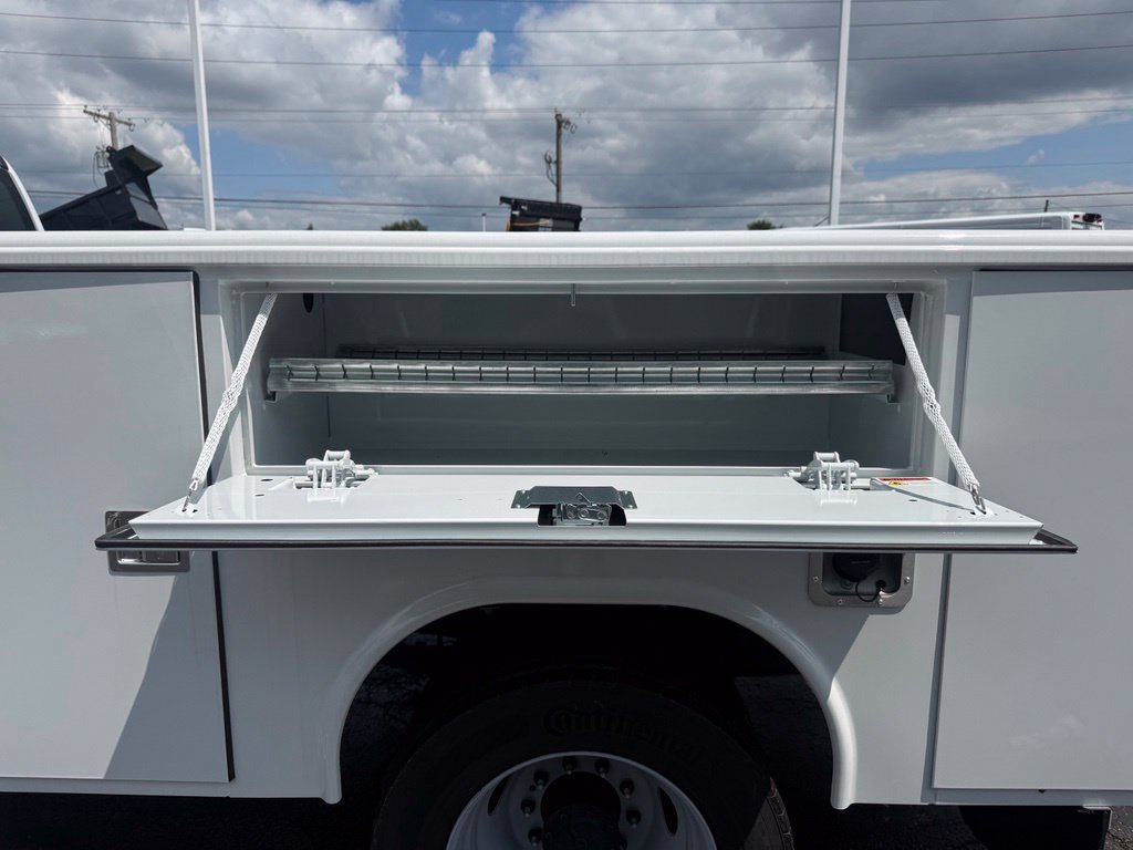 New 2026 Ford F550 4x4 Regular Cab Super Duty w/ Snow Plow Prep Package image 42
