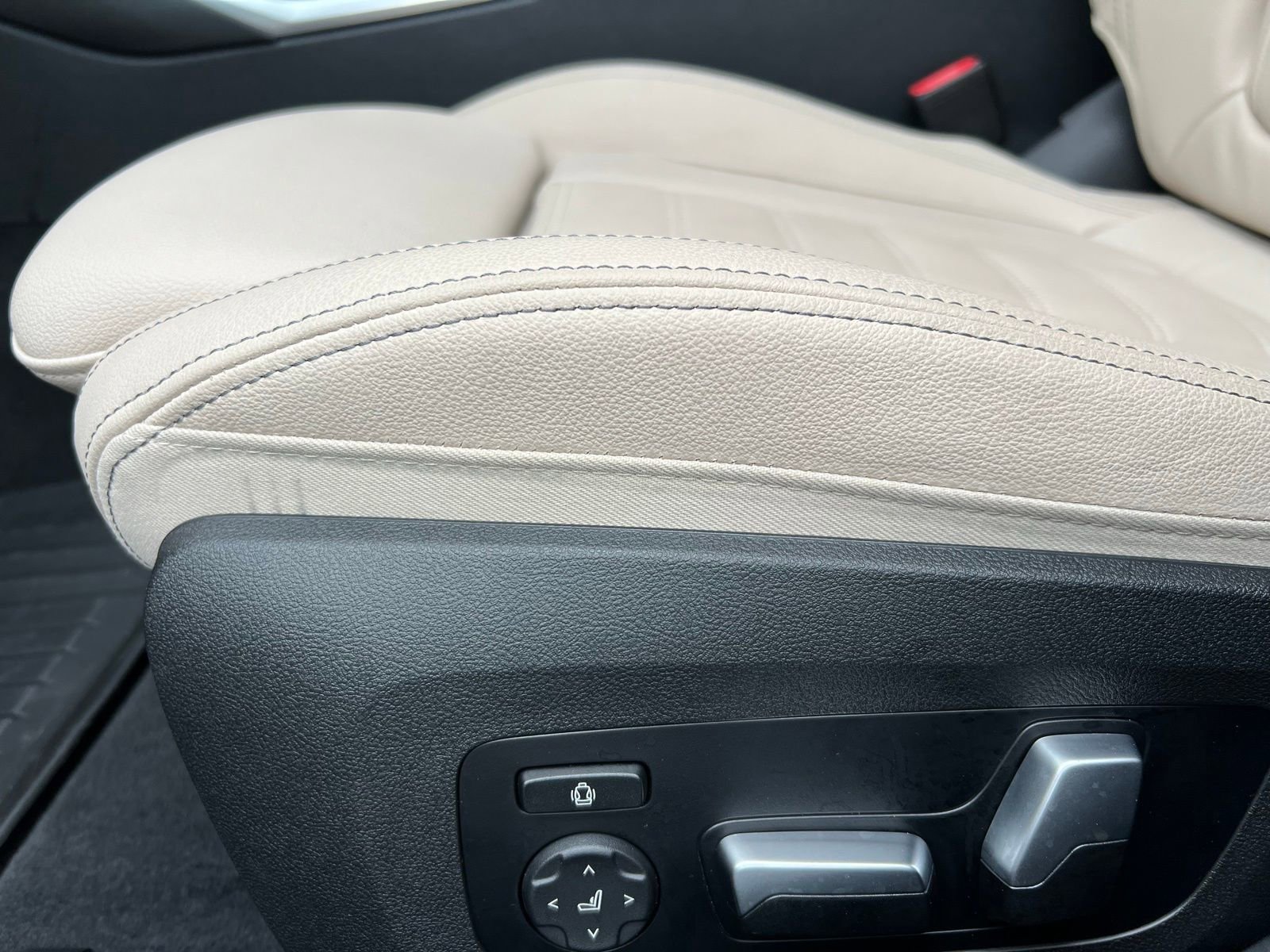 Used 2023 BMW i4 eDrive40 w/ Premium Package image 25