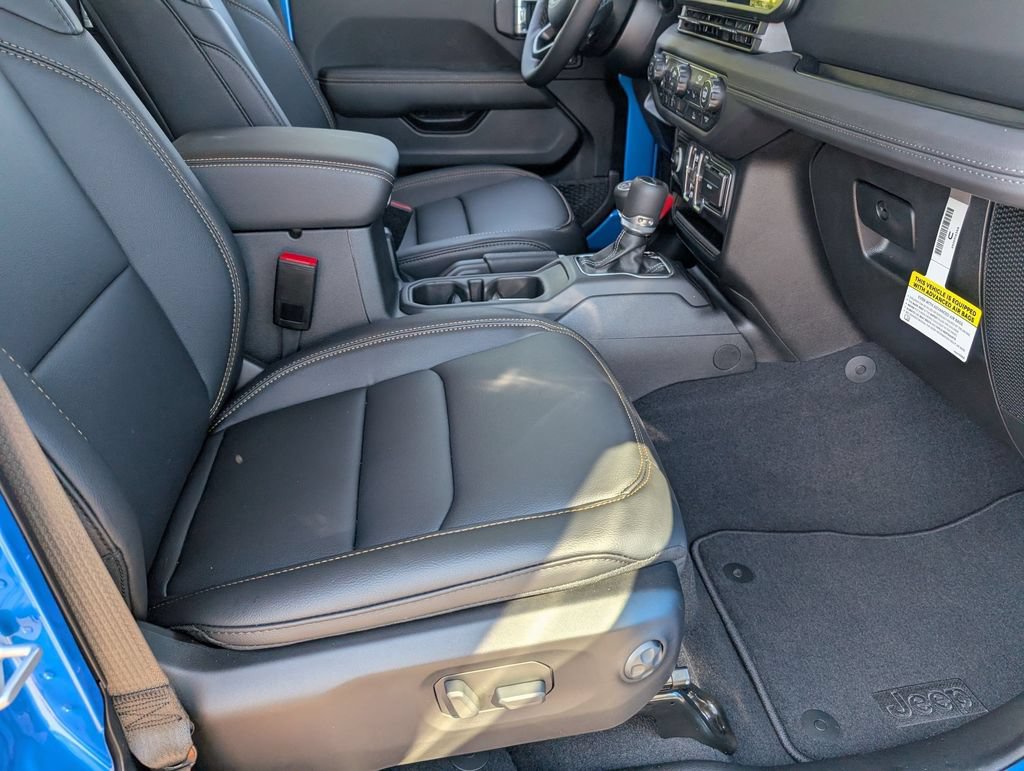 New 2026 Jeep Gladiator Sport AWD/4WD image 28