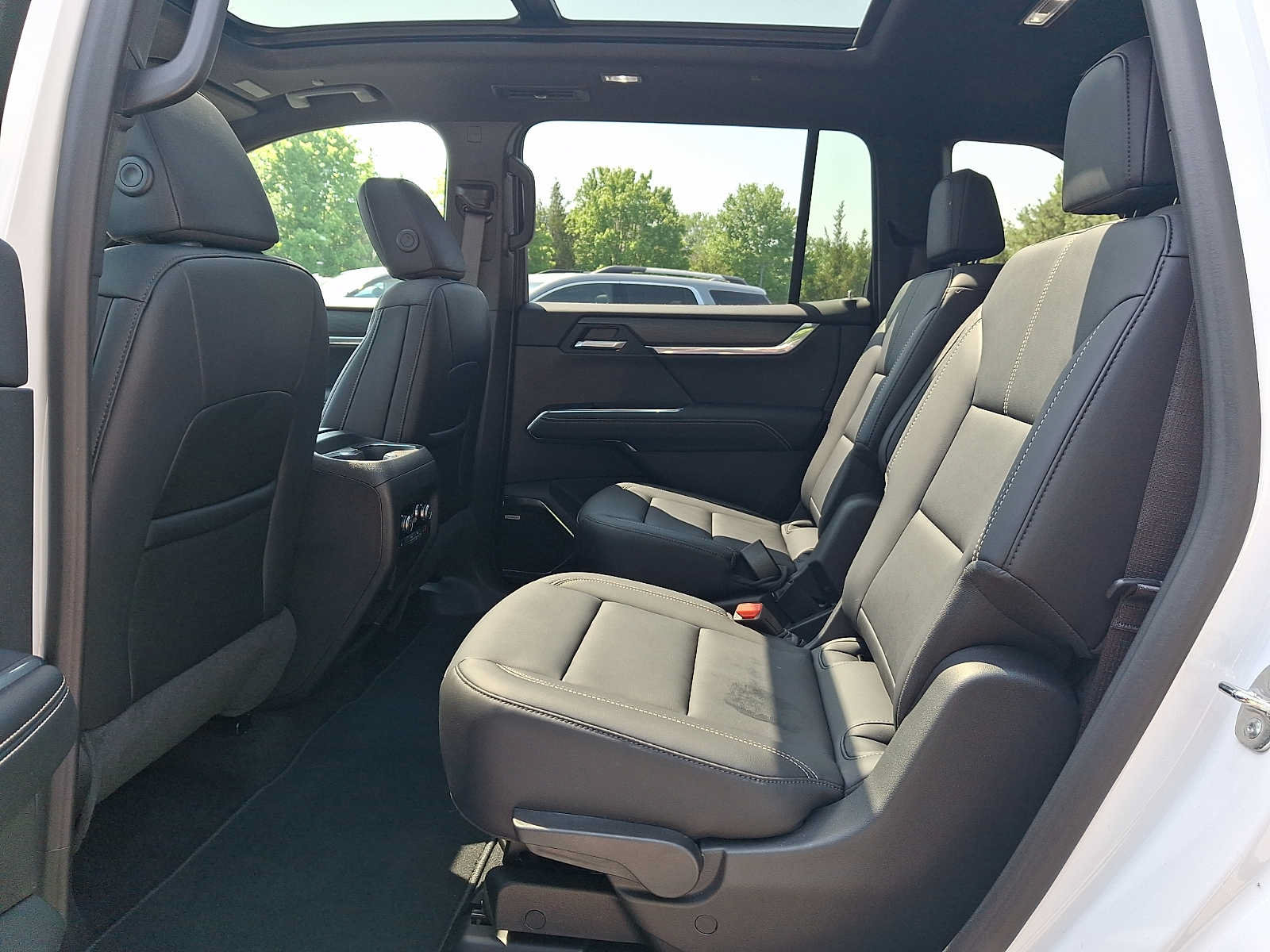 Used 2026 GMC Acadia Elevation w/ Black Edition FWD image 12