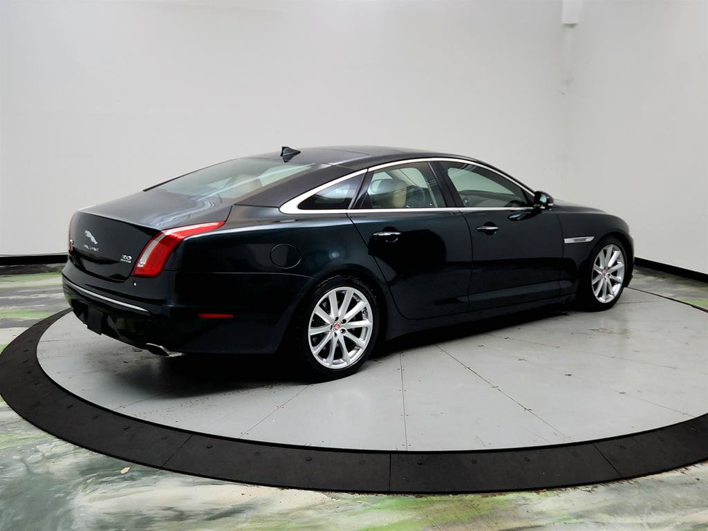 Used 2015 Jaguar XJ AWD image 5