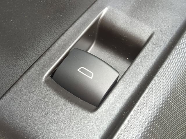 New 2026 GMC Canyon Elevation w/ Convenience Package RWD image 37