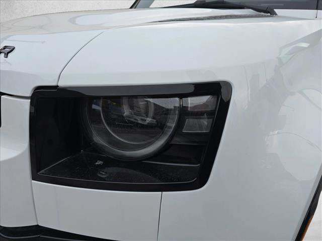 New 2026 Land Rover Defender 110 X-Dynamic SE image 30
