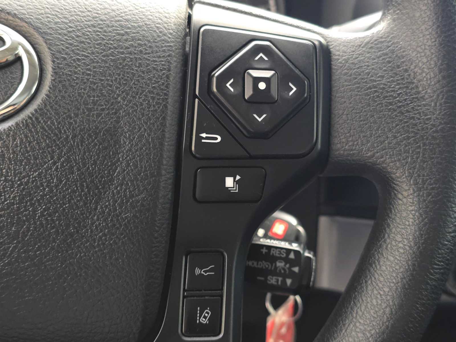 Used 2020 Toyota Tacoma SR AWD/4WD image 18