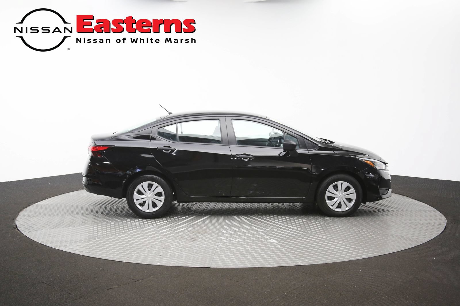 Used 2025 Nissan Versa S FWD image 43