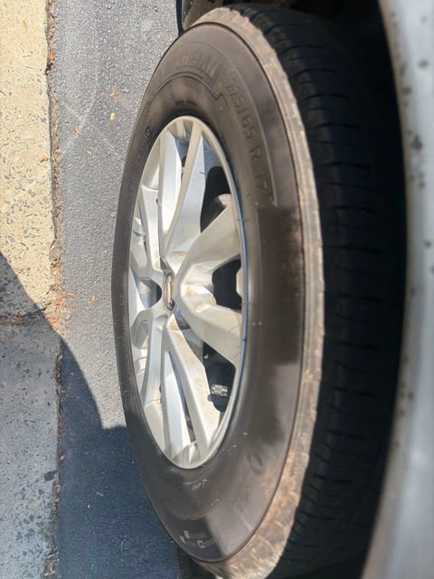 Used 2018 Nissan Rogue SV w/ Premium Package FWD image 7