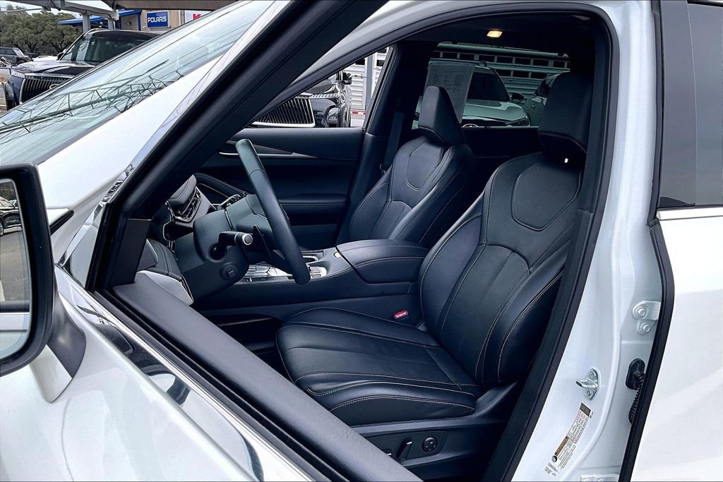 Certified 2025 INFINITI QX60 Luxe w/ Cargo Package image 37