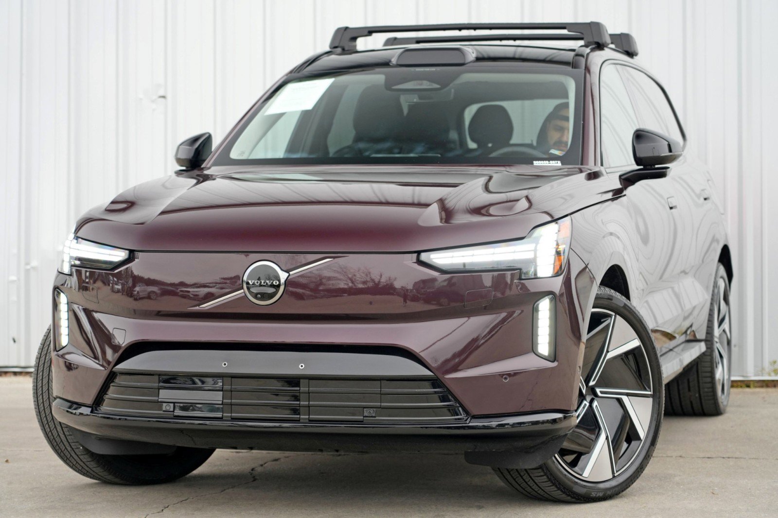 Used 2025 Volvo EX90 Ultra image 3