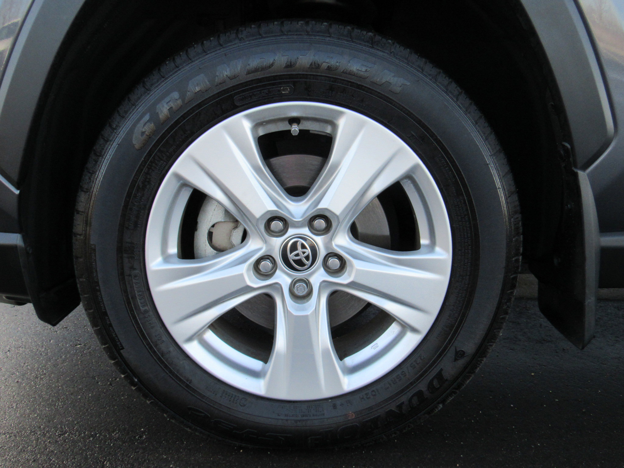 Used 2021 Toyota RAV4 XLE w/ XLE Grade Weather Package image 29