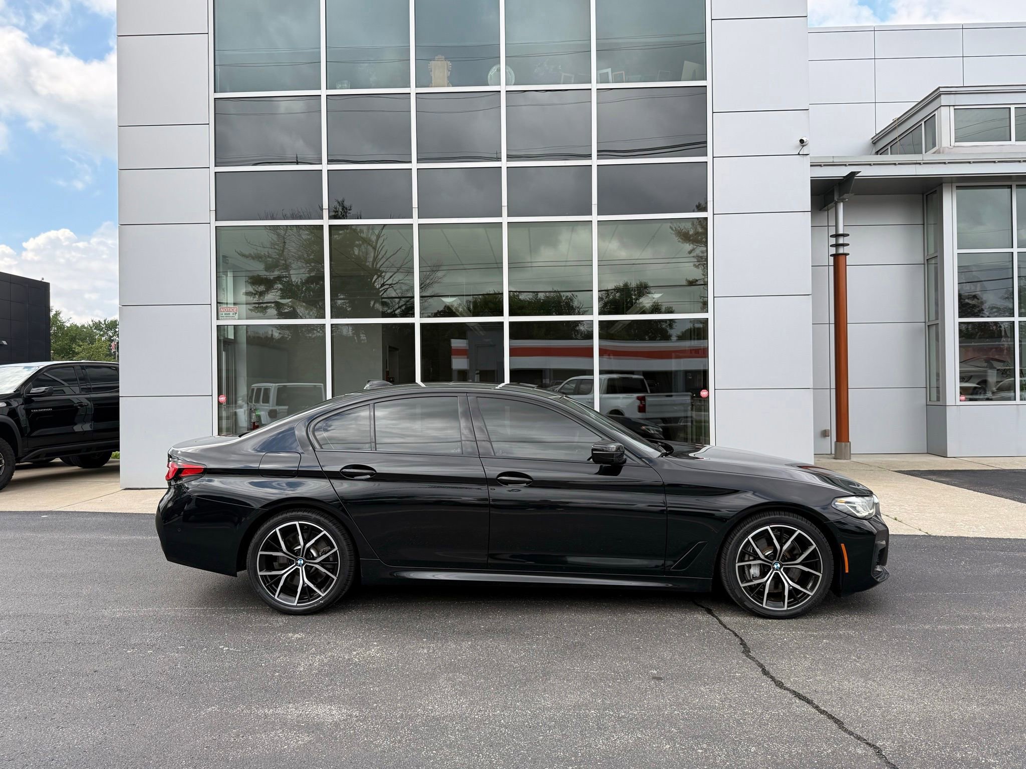 Used 2022 BMW 540i xDrive w/ M Sport Package AWD/4WD image 5