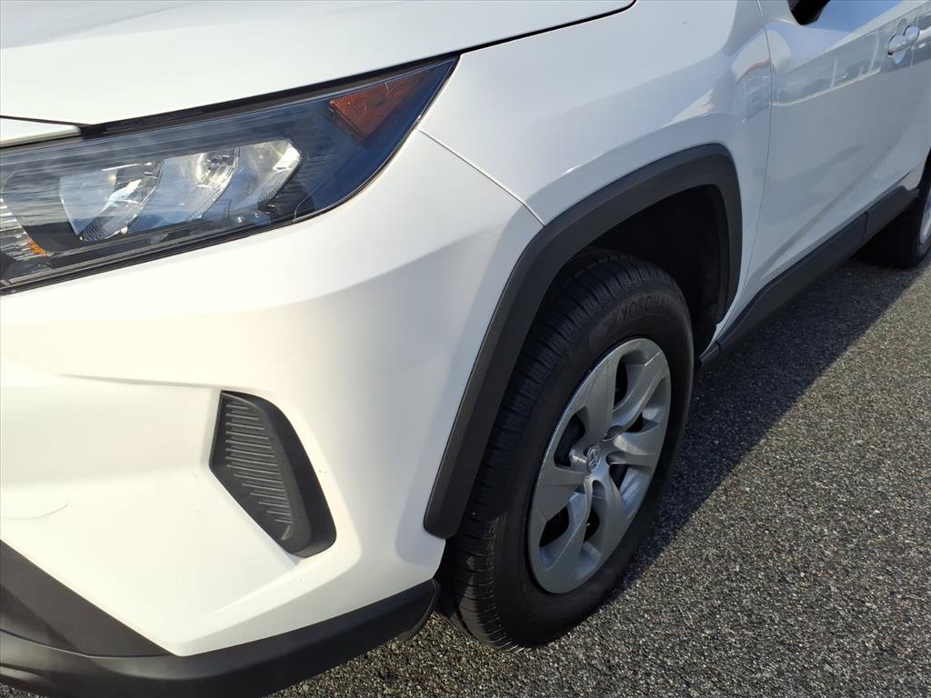 Used 2022 Toyota RAV4 LE AWD/4WD image 8