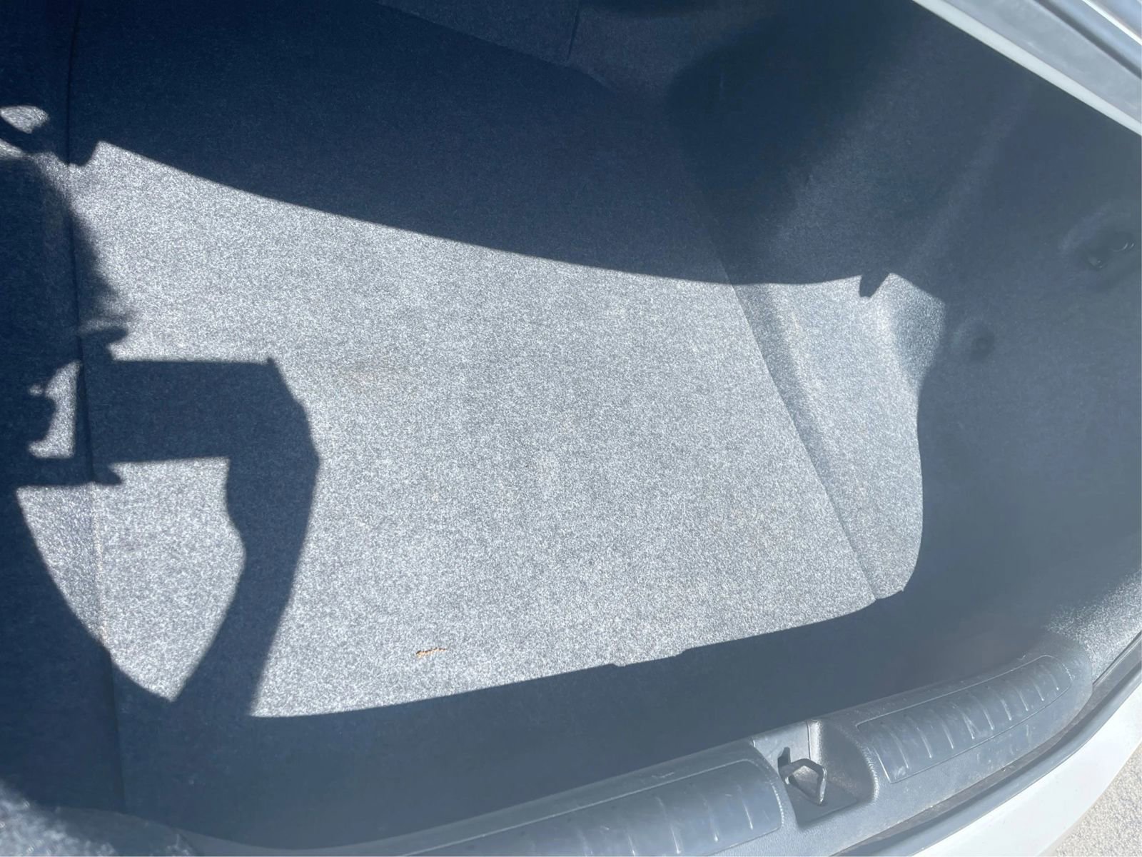 Used 2018 Honda Accord LX image 18