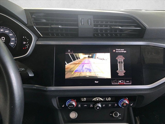 Used 2020 Audi Q3 2.0T Premium w/ Convenience Package AWD/4WD image 22