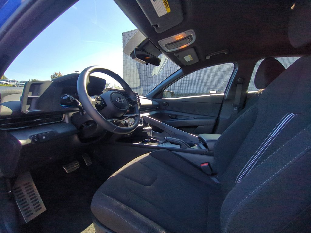 Used 2026 Hyundai Elantra Sport FWD image 15