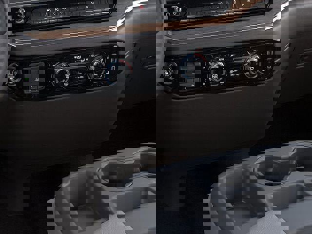 New 2026 GMC Sierra 1500 SLT image 23