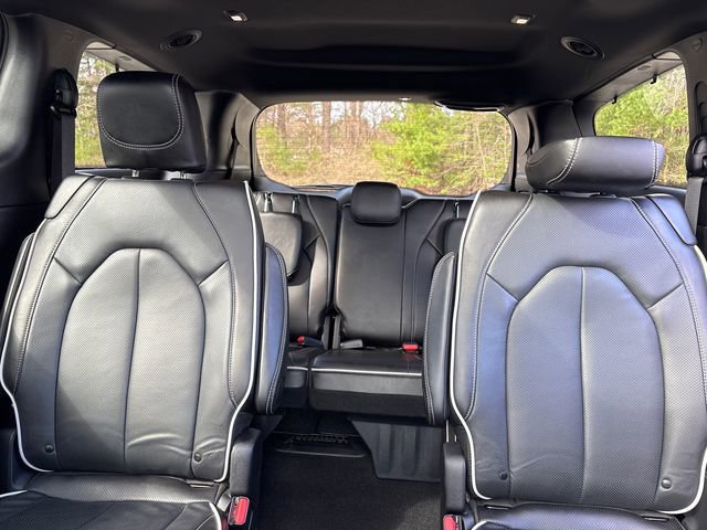Used 2025 Chrysler Pacifica Limited AWD/4WD image 28