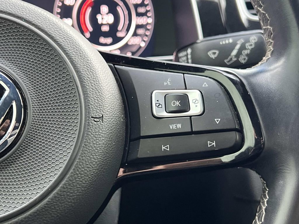 Used 2019 Volkswagen Golf R 4-Door image 21