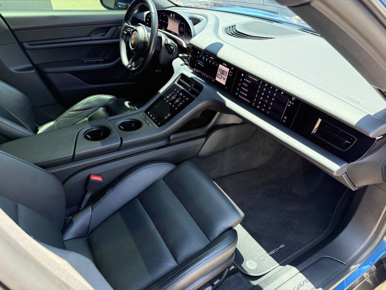 Used 2022 Porsche Taycan RWD image 32