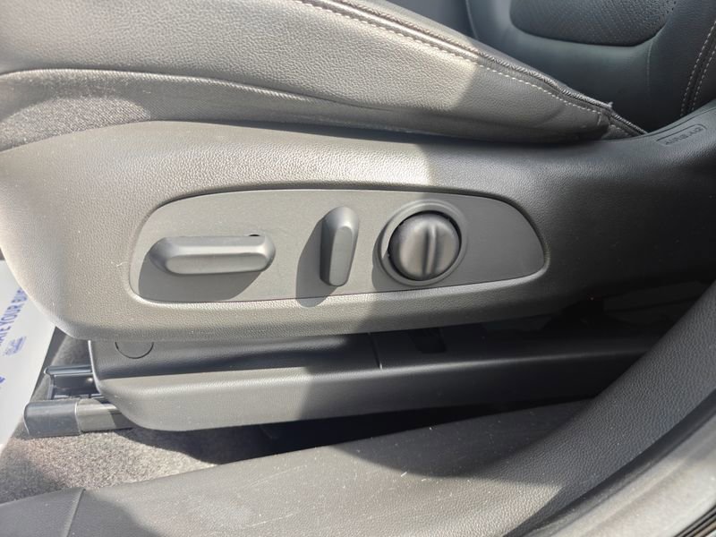 Used 2022 Buick Encore GX Essence w/ Experience Buick Package AWD/4WD image 14