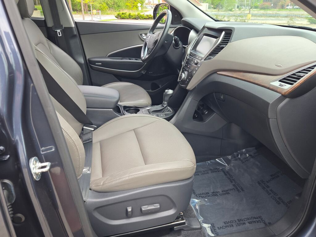 Used 2019 Hyundai Santa Fe XL w/ Cargo Package AWD/4WD image 7