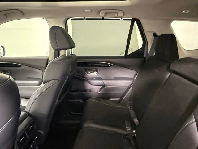 Used 2025 Honda Pilot Touring image 38