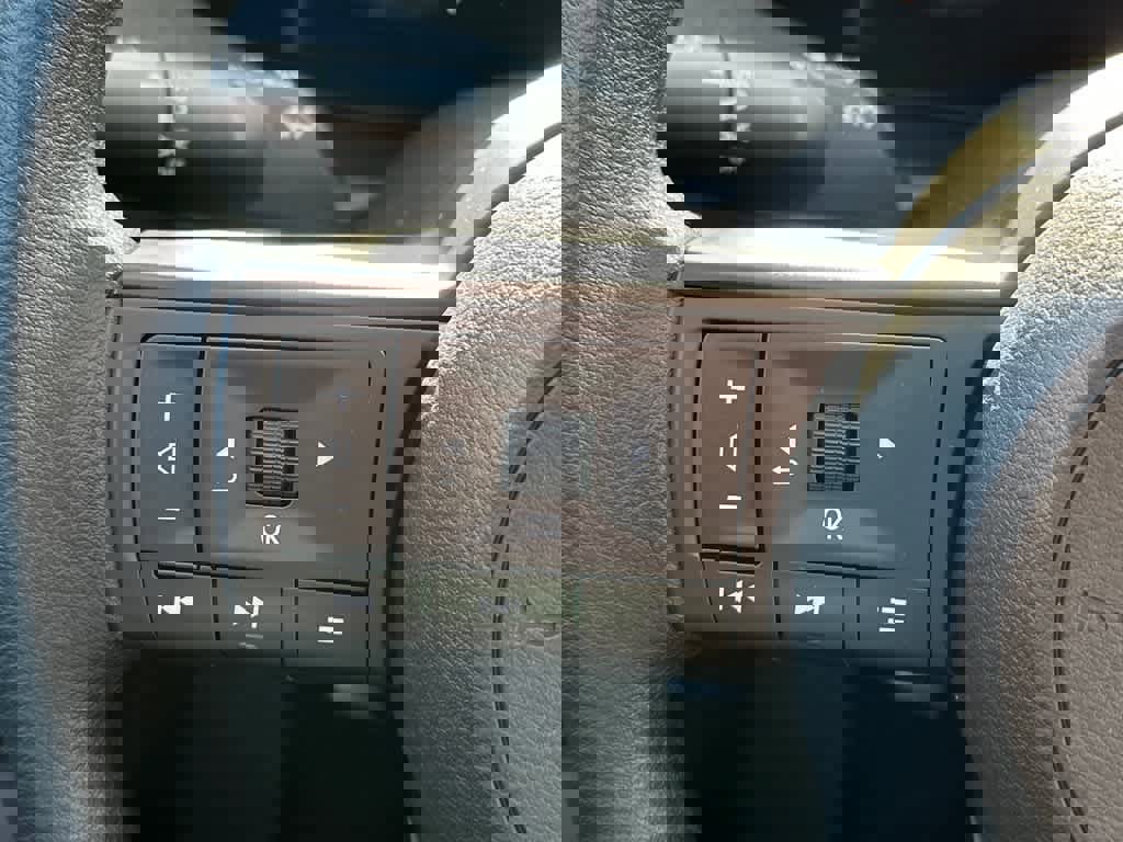 Used 2026 Nissan Kicks SV image 15