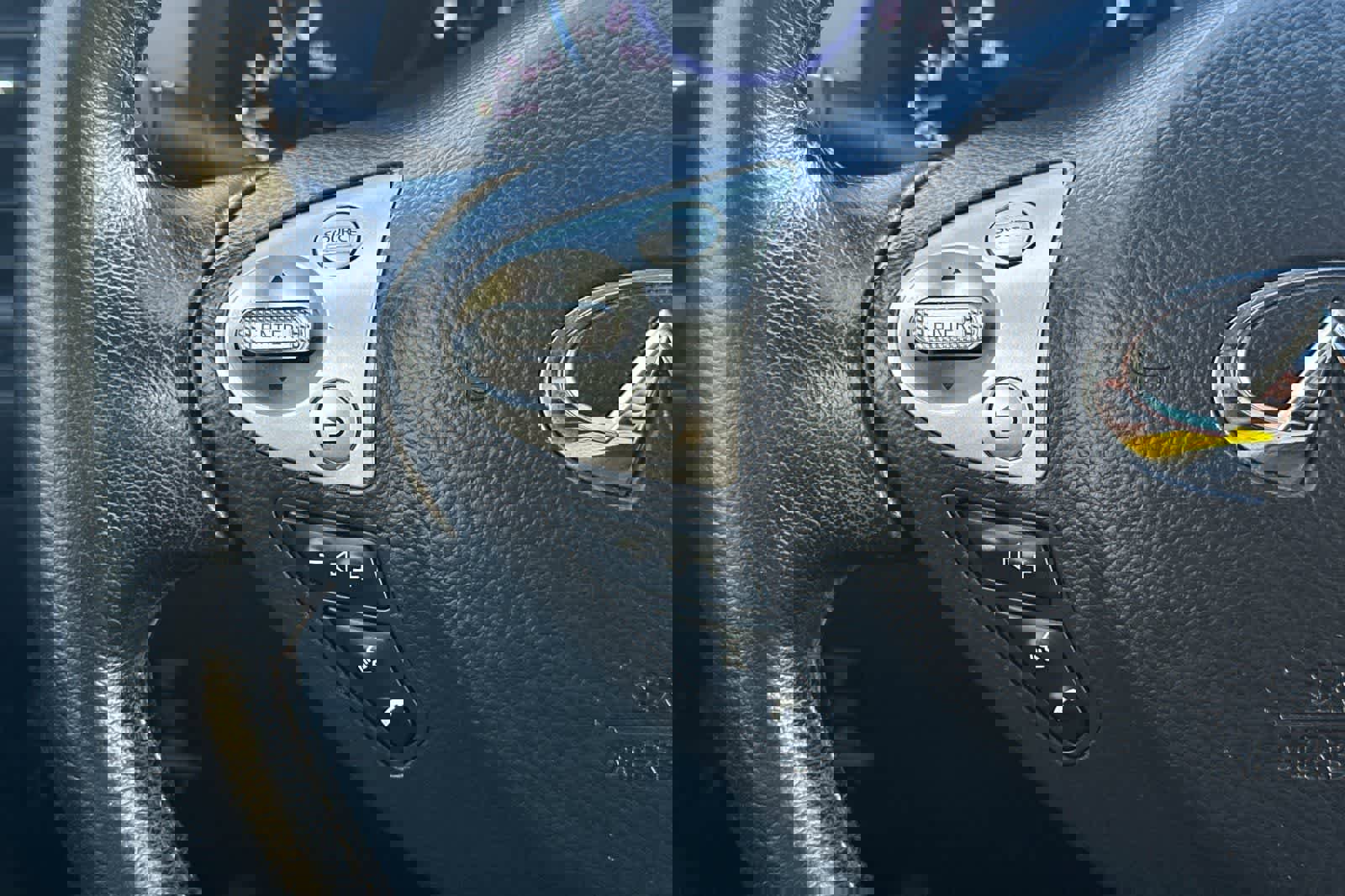 Used 2017 INFINITI QX70 AWD w/ Premium Package image 27