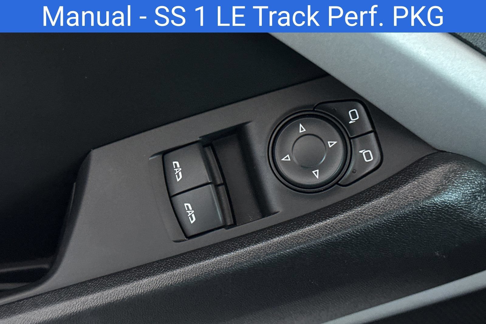Used 2018 Chevrolet Camaro SS RWD image 12