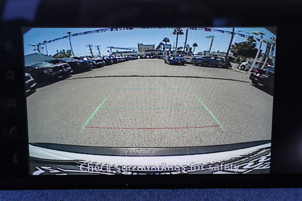 Used 2025 Nissan Kicks SV AWD/4WD image 23