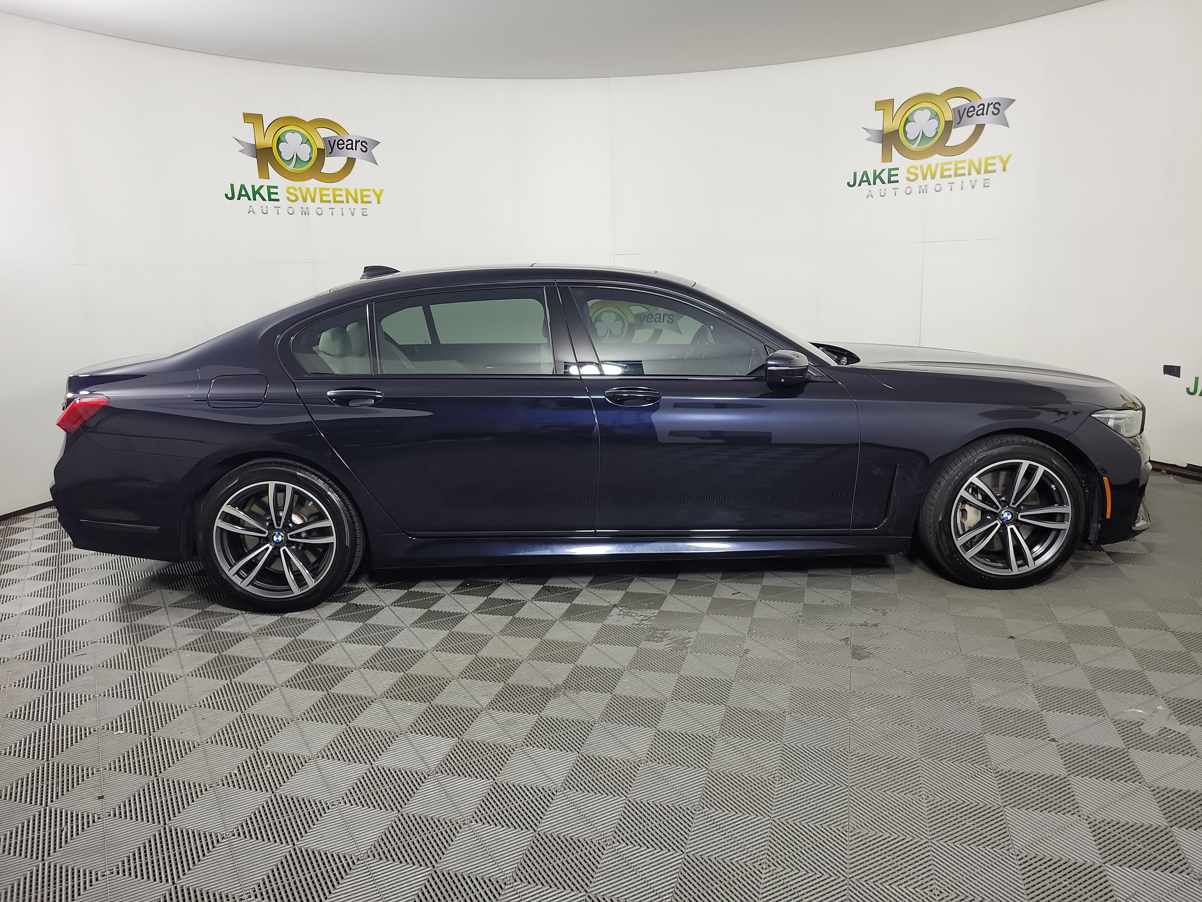 Used 2022 BMW 750Li xDrive AWD/4WD image 8