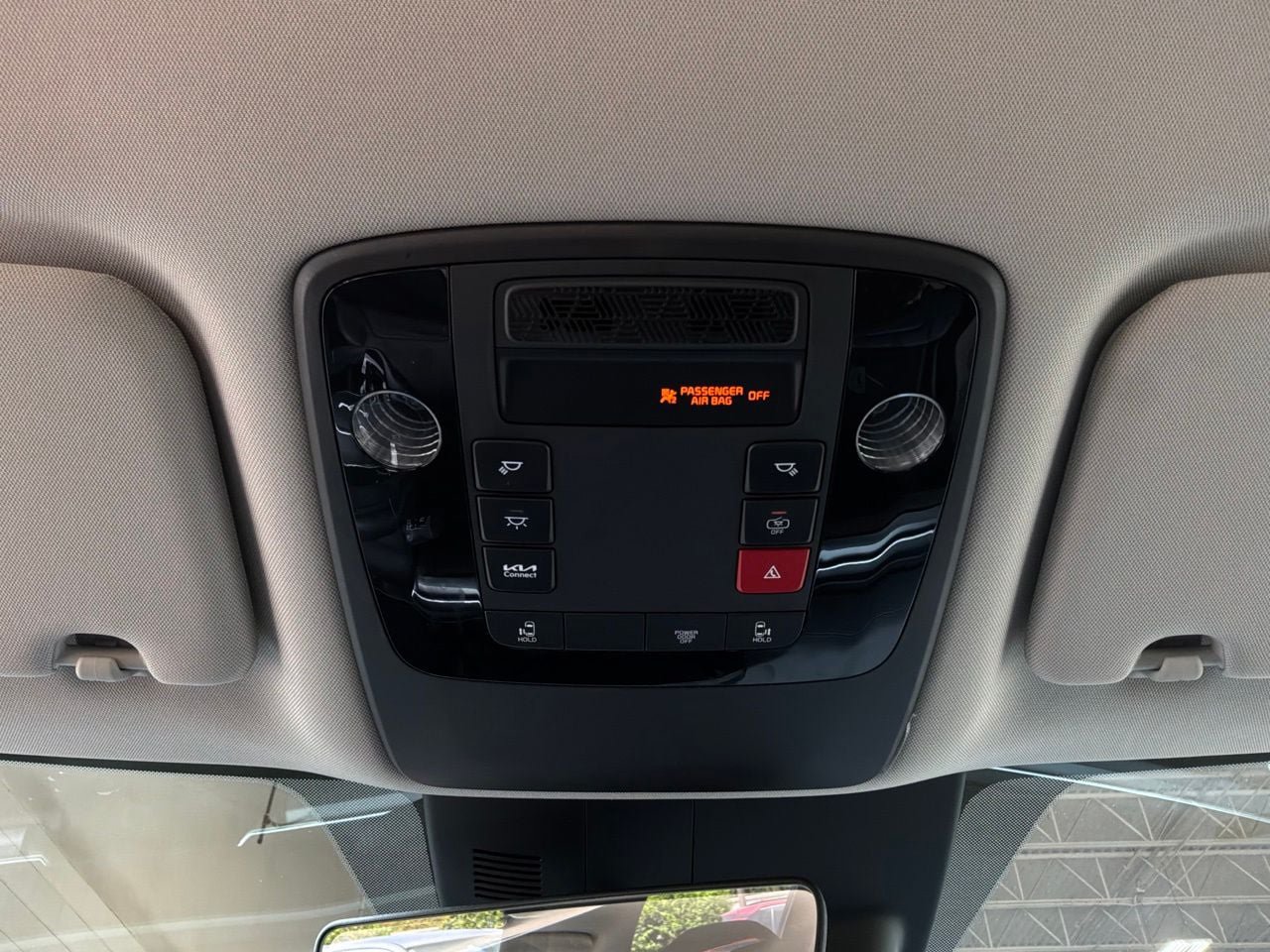 Used 2026 Kia Carnival FWD image 18