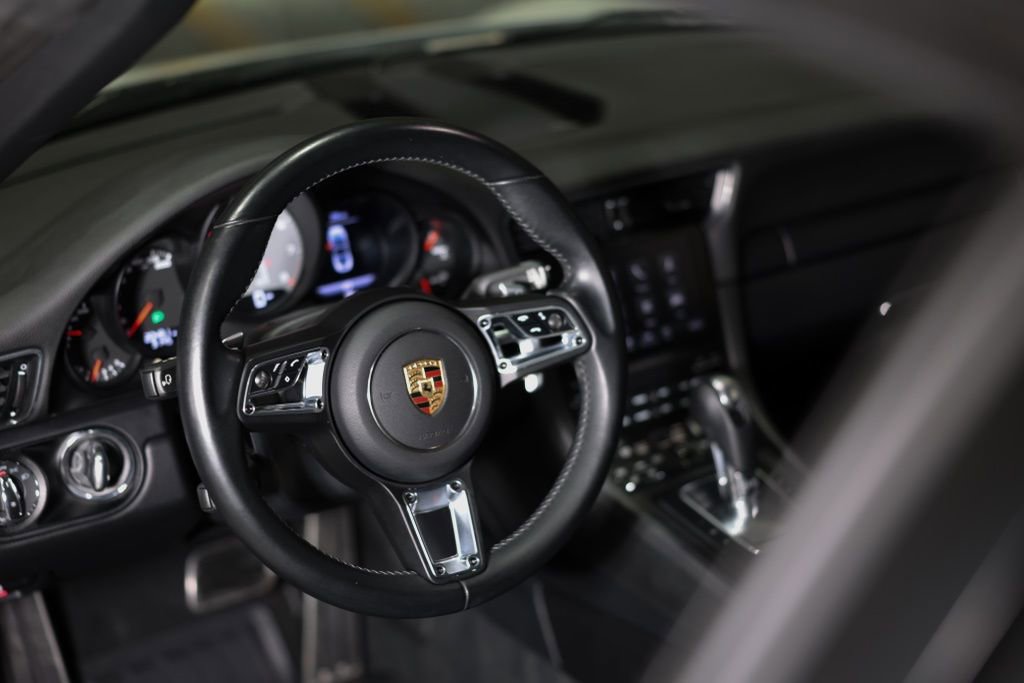 Used 2018 Porsche 911 Targa 4S image 26