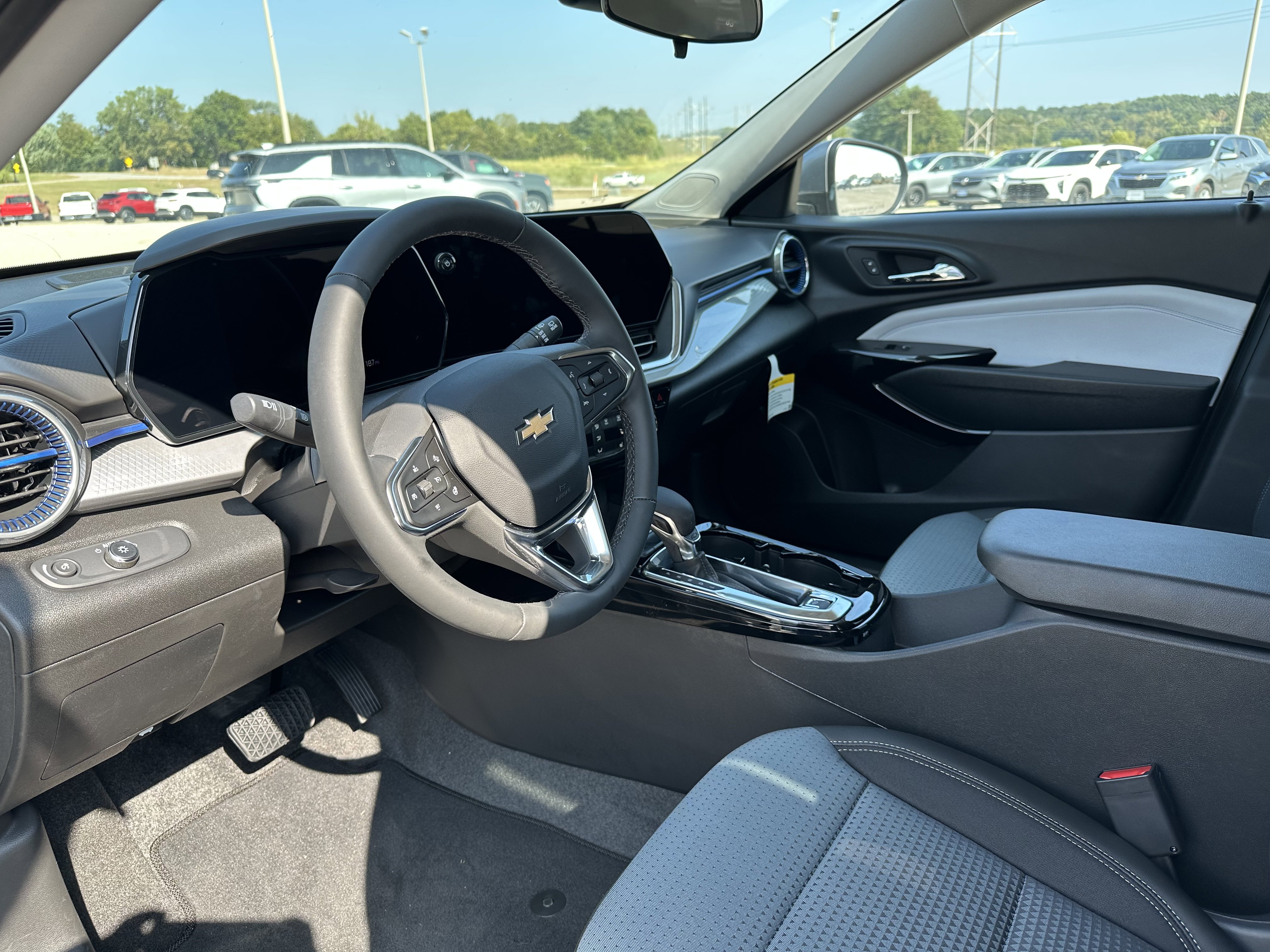 New 2025 Chevrolet Trax LT w/ Driver Confidence Package image 13