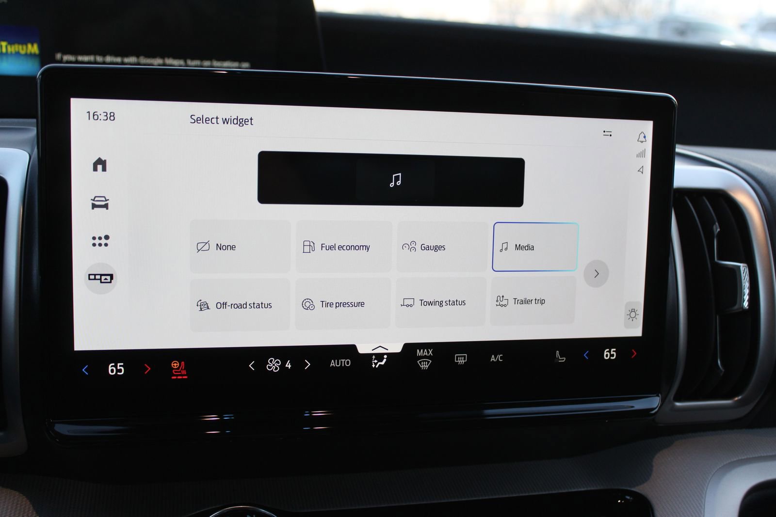 New 2025 Ford Expedition Active image 33