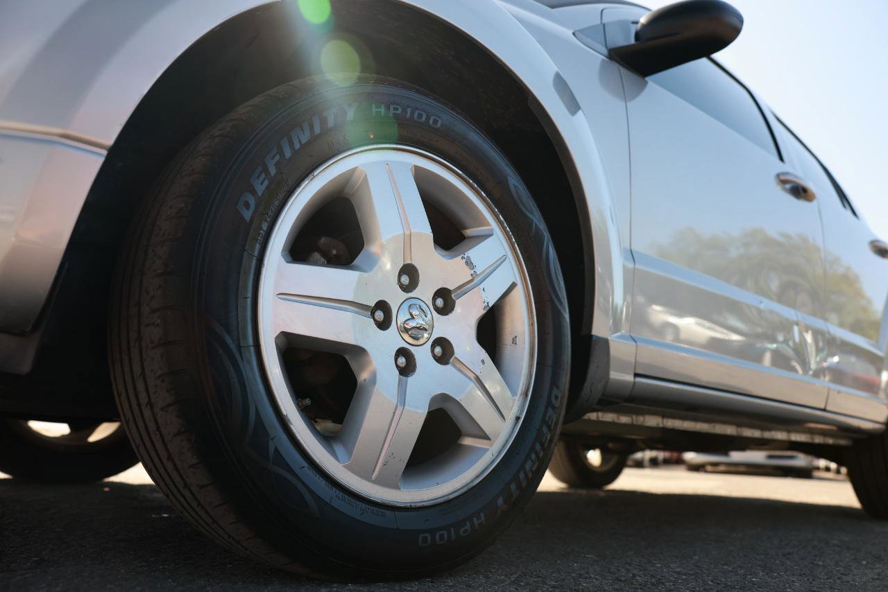 Used 2009 Dodge Caliber SXT image 29