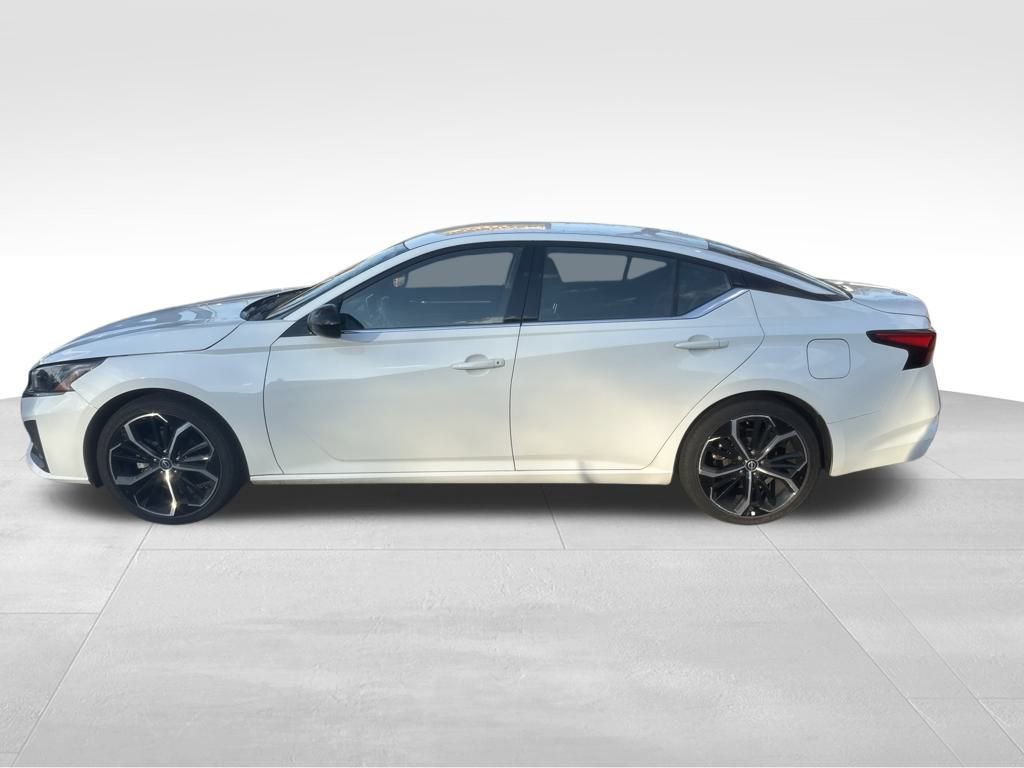 Used 2024 Nissan Altima 2.5 SR image 14