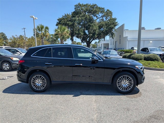 Used 2025 Mercedes-Benz GLC 300 image 4