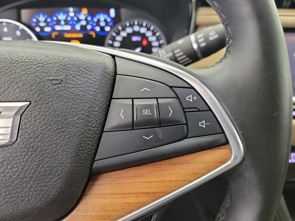 Used 2017 Cadillac XT5 Platinum w/ Driver Assist Package AWD/4WD image 27