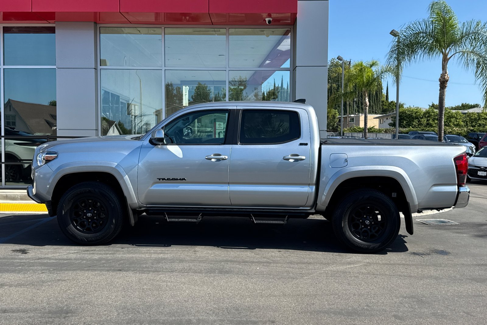 Certified 2022 Toyota Tacoma SR5 RWD image 9