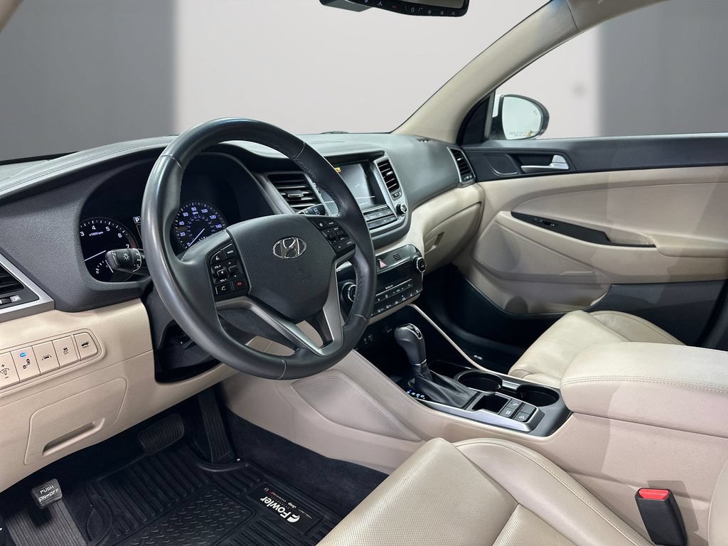 Used 2016 Hyundai Tucson Limited w/ Option Group 03 FWD image 13