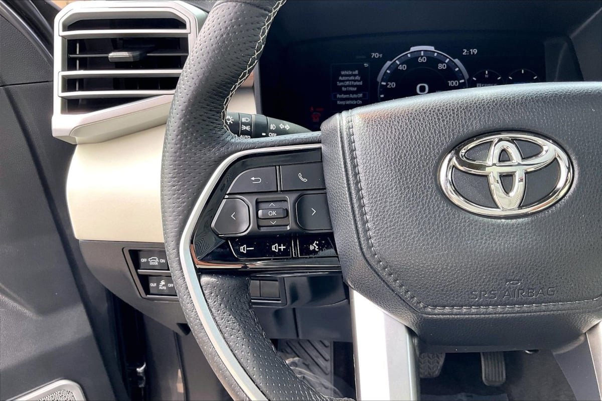 Used 2023 Toyota Sequoia Capstone AWD/4WD image 16