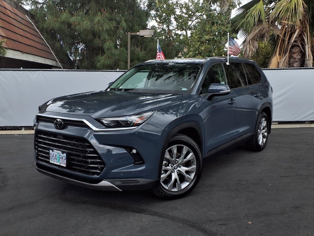 Certified 2024 Toyota Grand Highlander AWD image 31