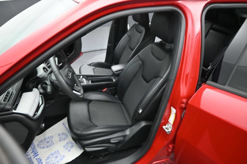 Used 2024 Jeep Compass Latitude AWD/4WD image 19
