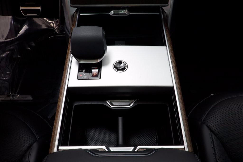 New 2025 Land Rover Range Rover SE AWD/4WD image 13