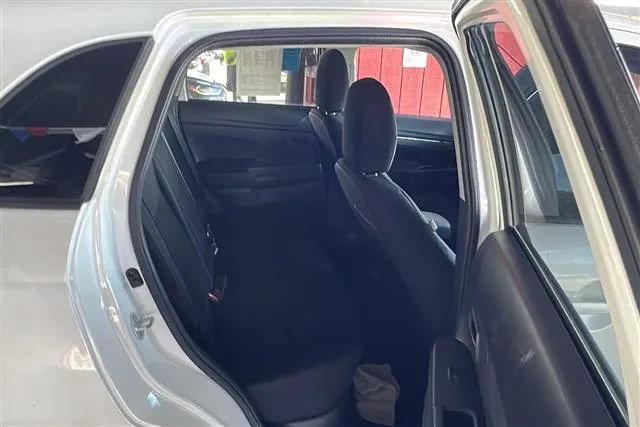 Used 2013 Mitsubishi Outlander Sport ES FWD image 5