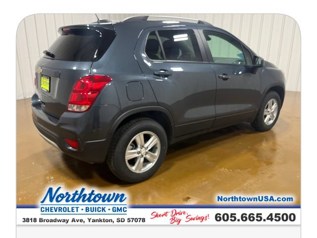 Used 2022 Chevrolet Trax LT w/ LT Convenience Package AWD/4WD image 5