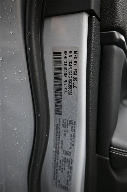 New 2025 Jeep Grand Cherokee Laredo image 14